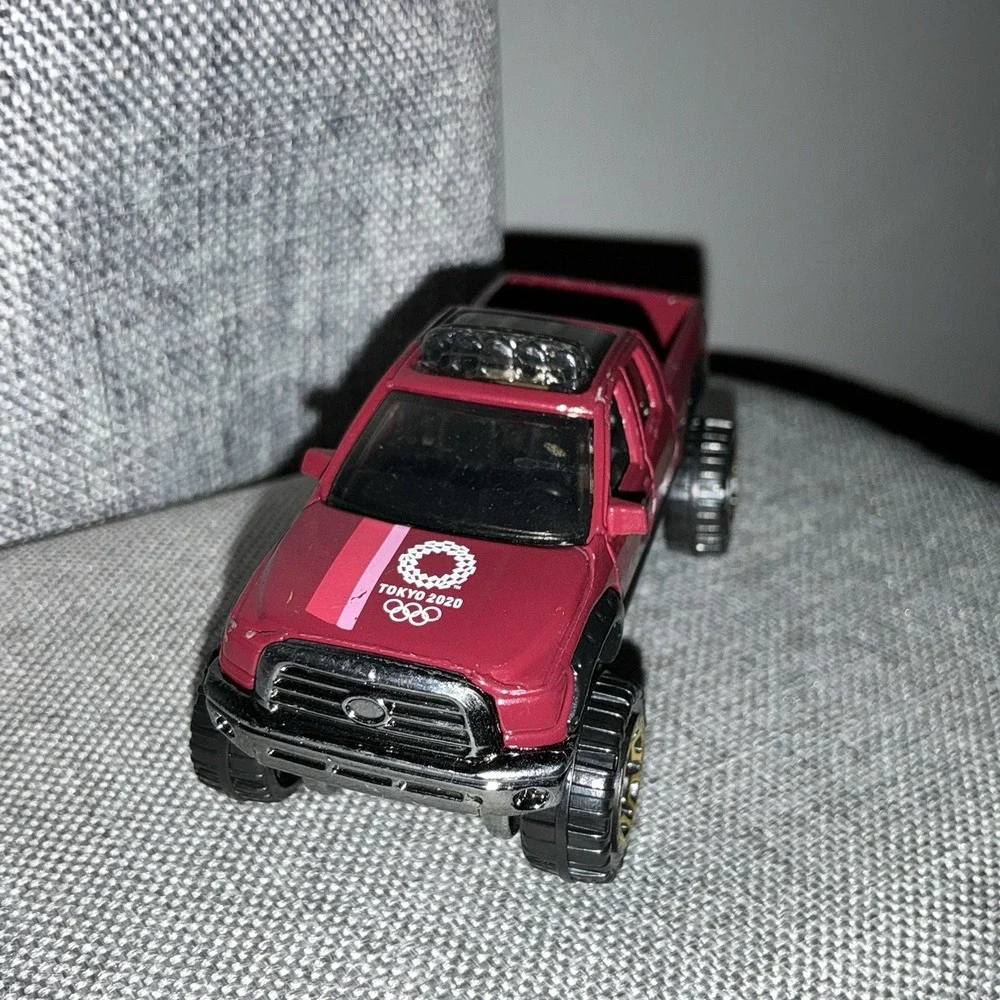 Hot Wheels 2011 Tokyo 2020 Baseball 1/64 Diecast '10 Toyota Tundra Pickup Truck